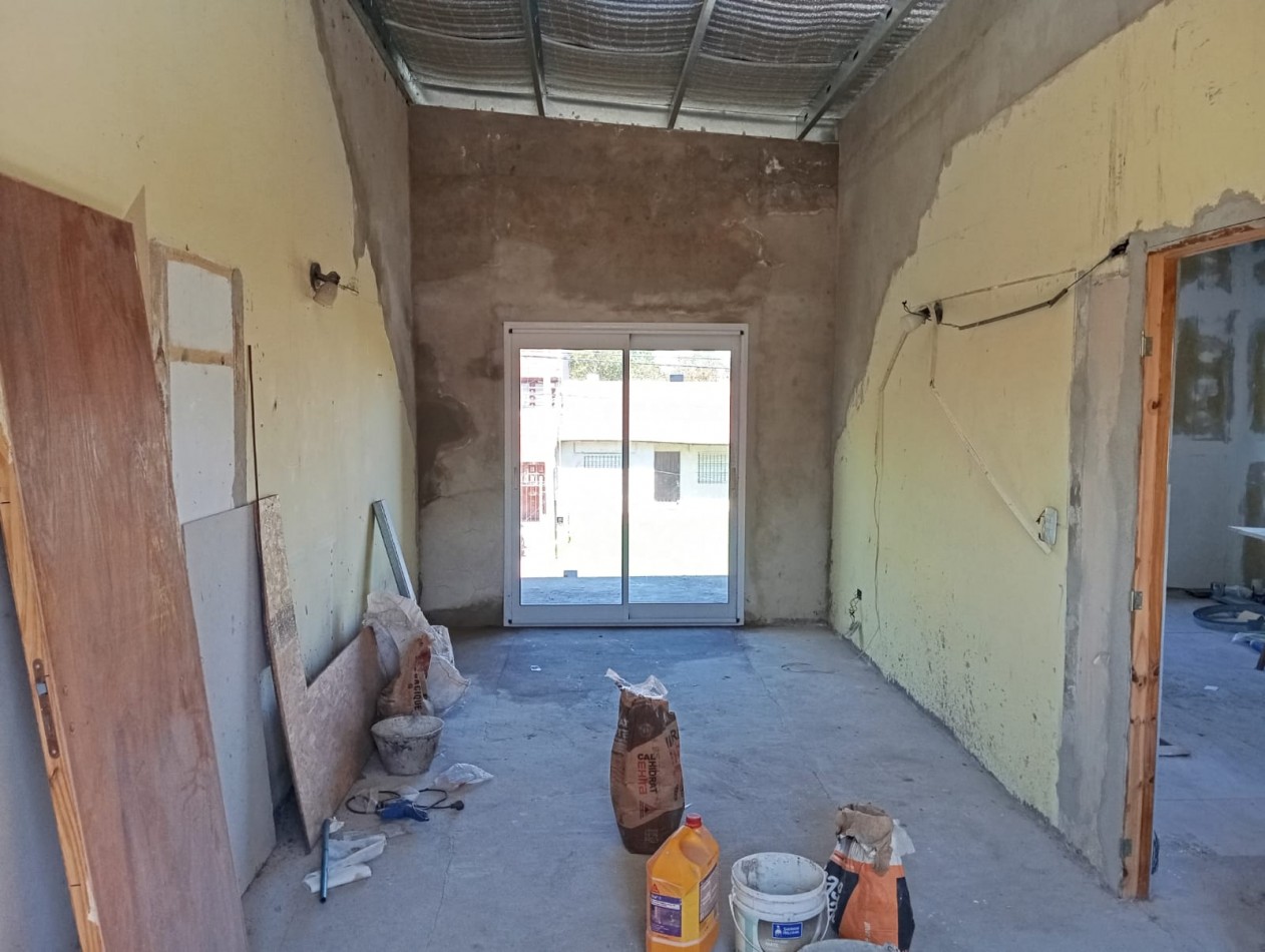 CASA EN BLOCK - BARRIO ESTRADA