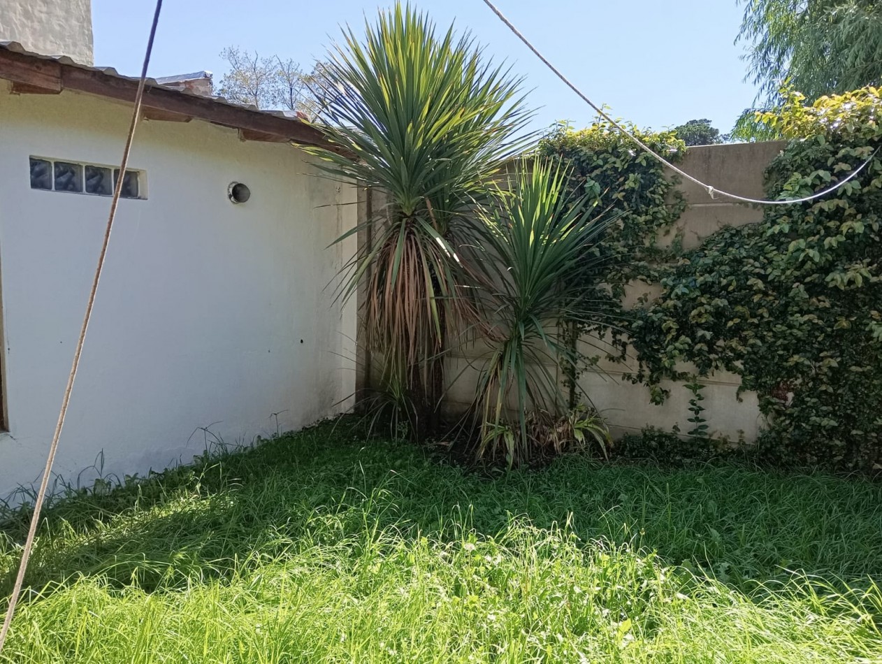 CASA EN BLOCK - BARRIO ESTRADA