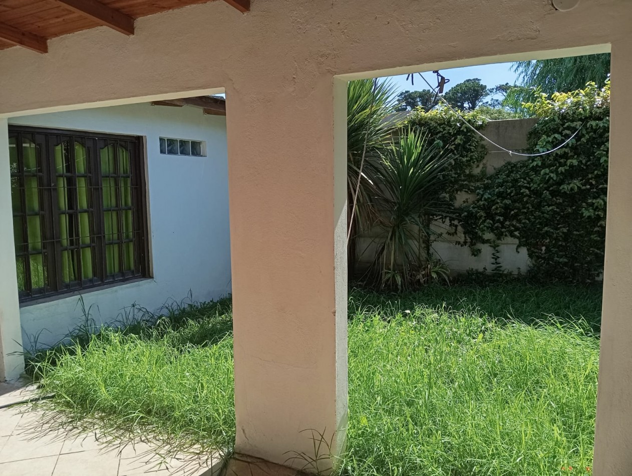 CASA EN BLOCK - BARRIO ESTRADA