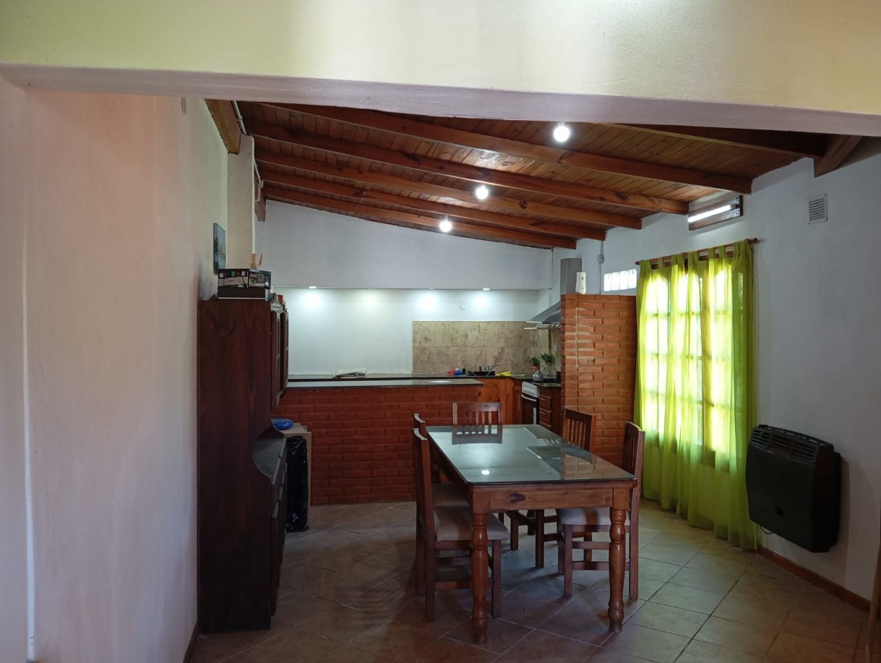 CASA EN BLOCK - BARRIO ESTRADA