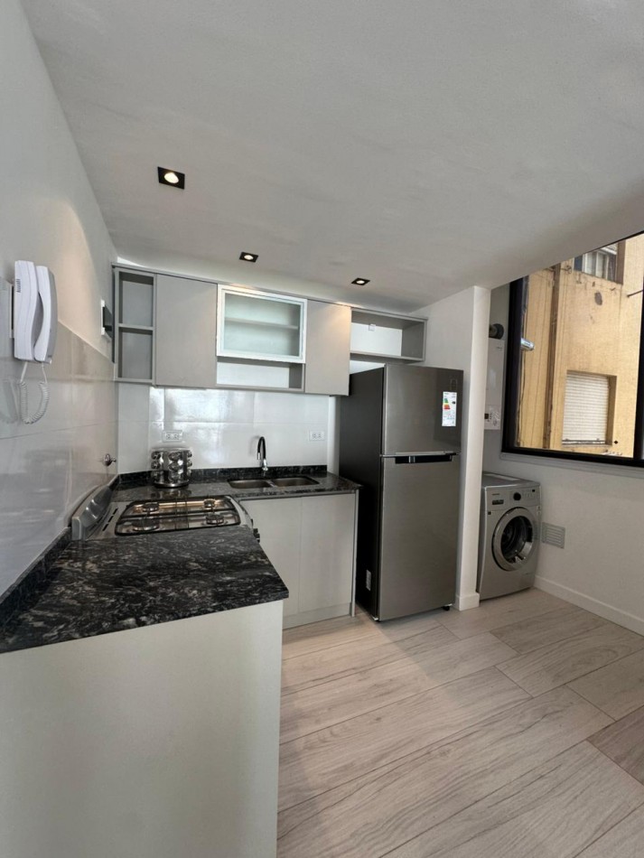 VENTA DEPARTAMENTO 4 AMBIENTES CON VISTA AL MAR Y BALCON TERRAZA 