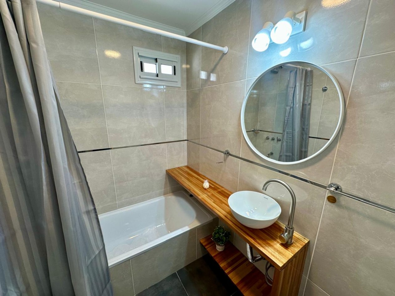 VENTA DEPARTAMENTO 2 AMBIENTES CON DEPENDENCIA A LA CALLE