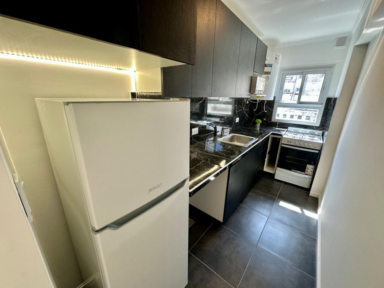 VENTA DEPARTAMENTO 2 AMBIENTES CON DEPENDENCIA A LA CALLE