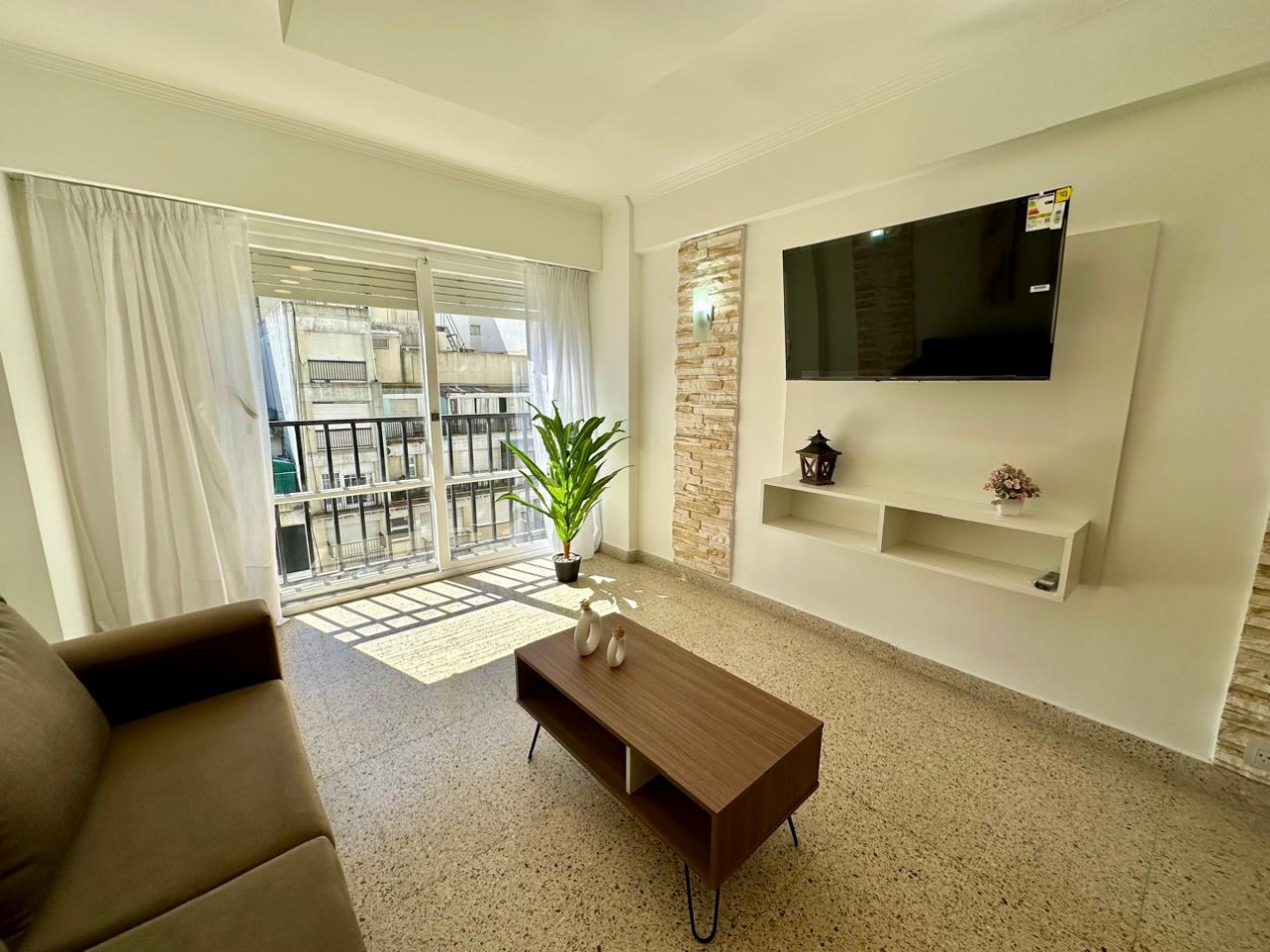 VENTA DEPARTAMENTO 2 AMBIENTES CON DEPENDENCIA A LA CALLE