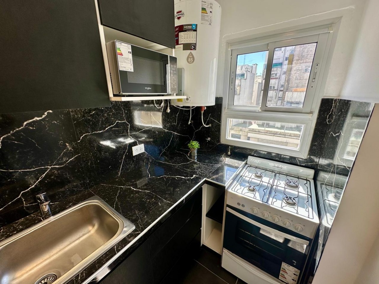 VENTA DEPARTAMENTO 2 AMBIENTES CON DEPENDENCIA A LA CALLE