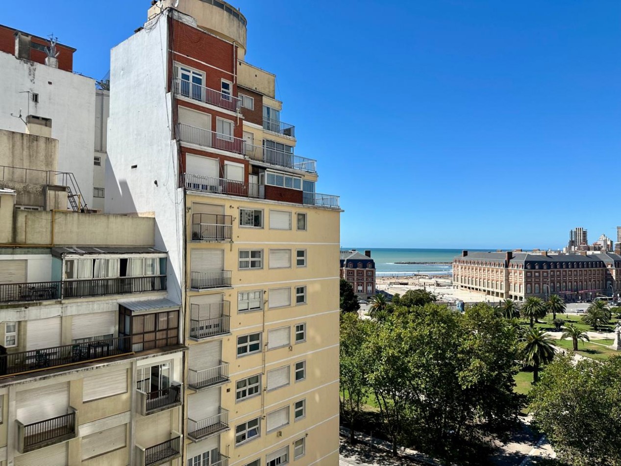 VENTA DEPARTAMENTO 2 AMBIENTES CON DEPENDENCIA A LA CALLE