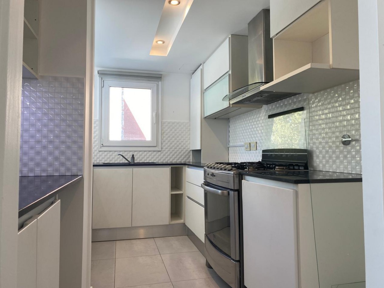 SE OFRECEN EN VENTA DOS SEMIPISOS DE 3 AMBIENTES CON COCHERA - EDIFICIO EL BOGHOS