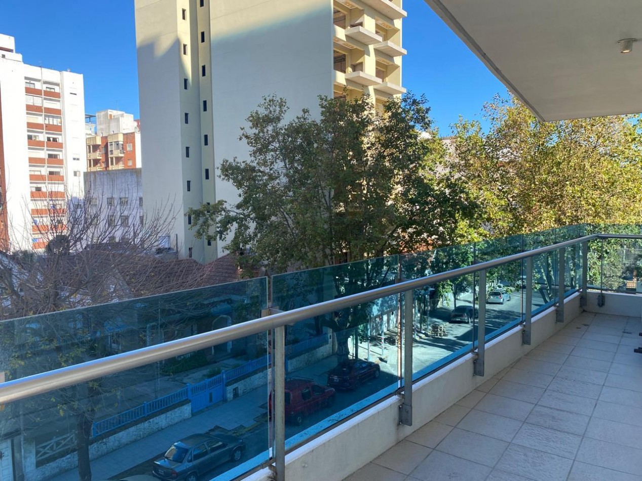 SE OFRECEN EN VENTA DOS SEMIPISOS DE 3 AMBIENTES CON COCHERA - EDIFICIO EL BOGHOS