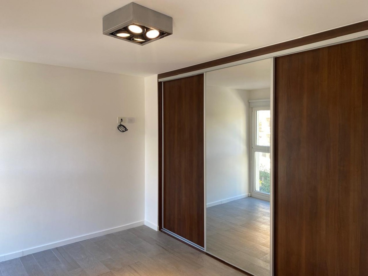SE OFRECEN EN VENTA DOS SEMIPISOS DE 3 AMBIENTES CON COCHERA - EDIFICIO EL BOGHOS