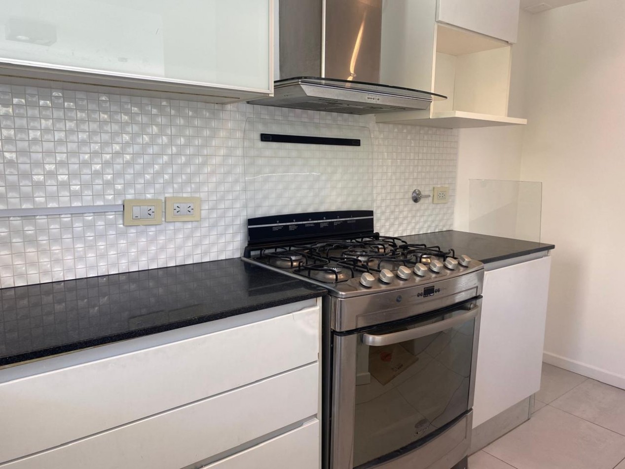 SE OFRECEN EN VENTA DOS SEMIPISOS DE 3 AMBIENTES CON COCHERA - EDIFICIO EL BOGHOS