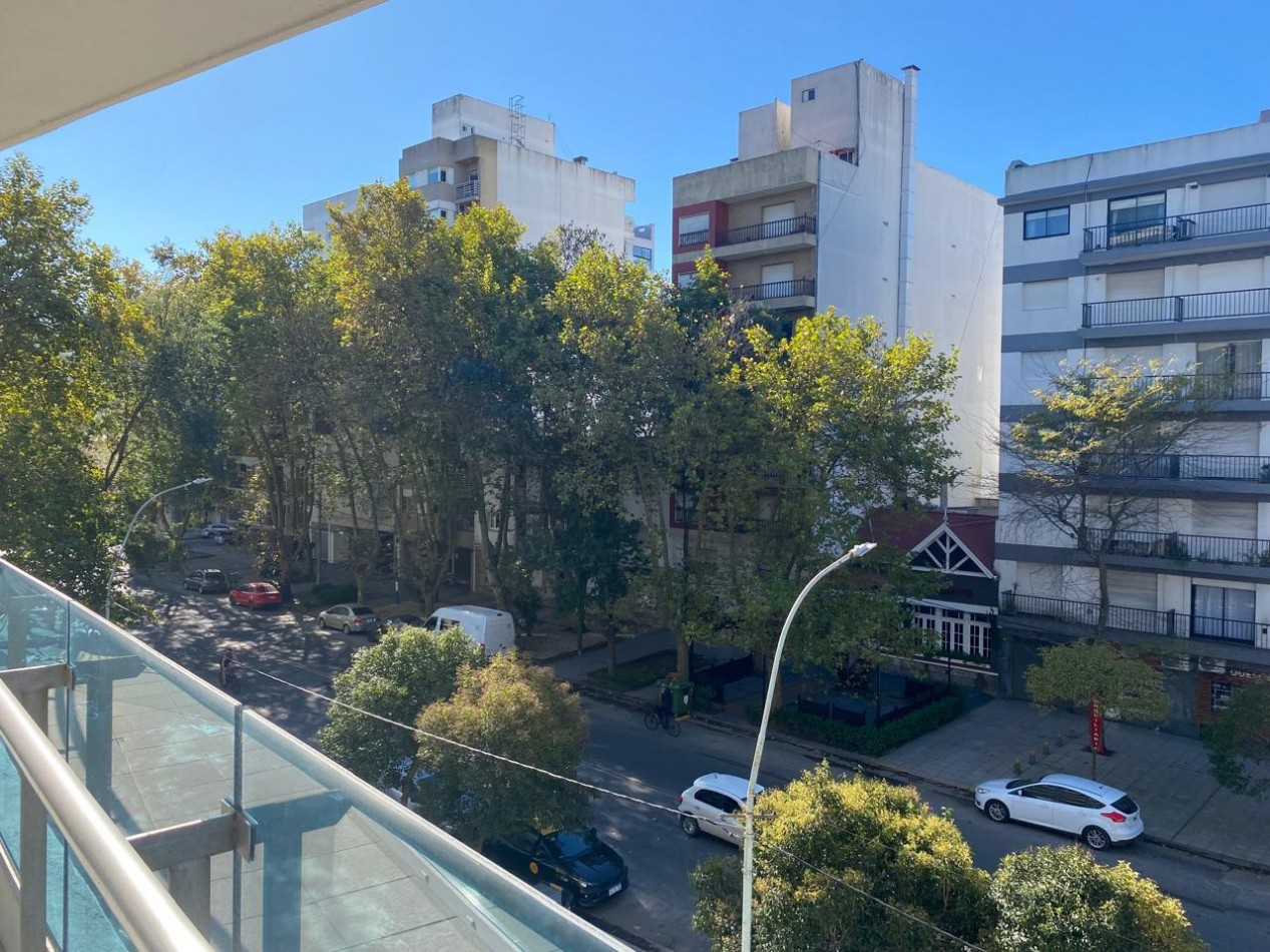 SE OFRECEN EN VENTA DOS SEMIPISOS DE 3 AMBIENTES CON COCHERA - EDIFICIO EL BOGHOS