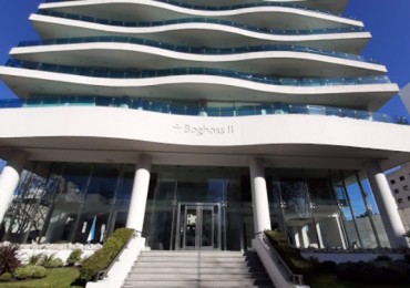SE OFRECEN EN VENTA DOS SEMIPISOS DE 3 AMBIENTES CON COCHERA - EDIFICIO EL BOGHOS
